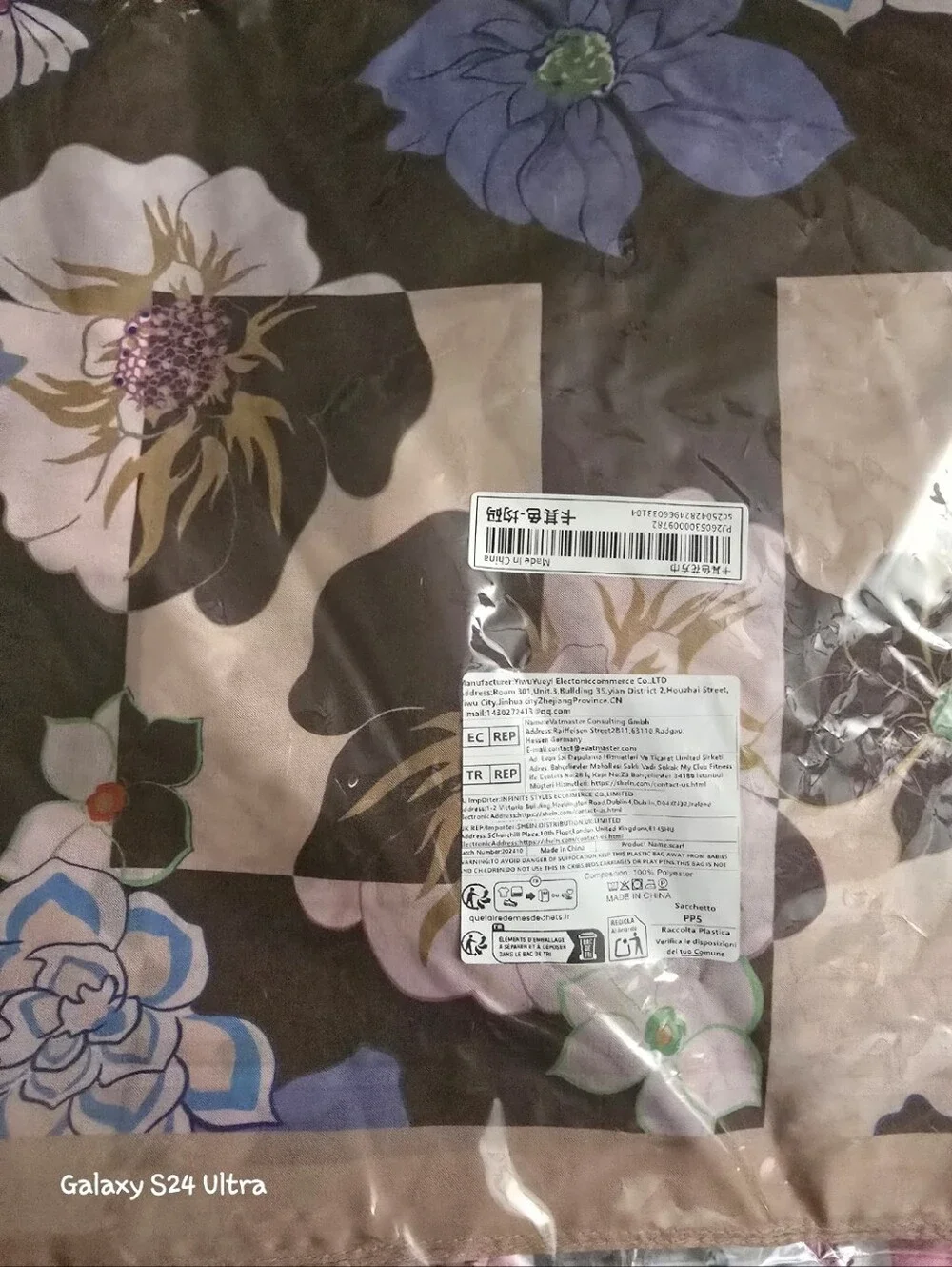 Beautiful Floral Scarf NEW